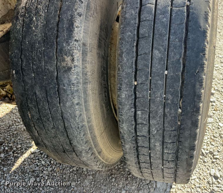 image for item LC9043 2014 DeLucio bottom dump trailer