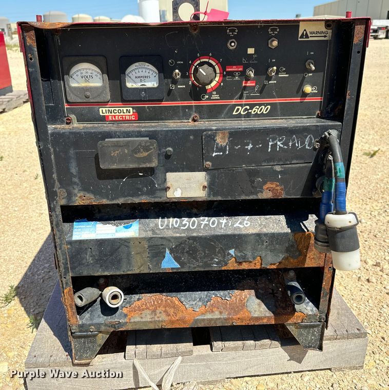 image for item LF9991 (4) Lincoln Electric DC600 welders