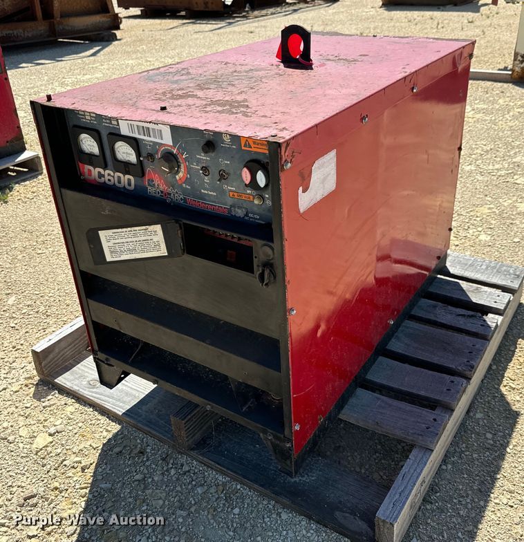 image for item LF9991 (4) Lincoln Electric DC600 welders