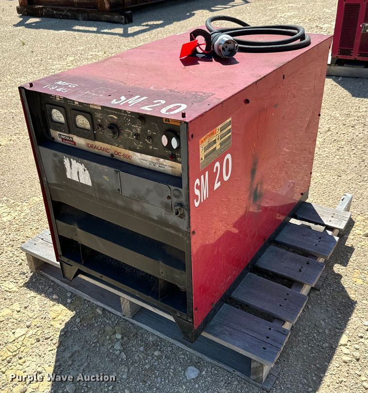 image for item LF9991 (4) Lincoln Electric DC600 welders