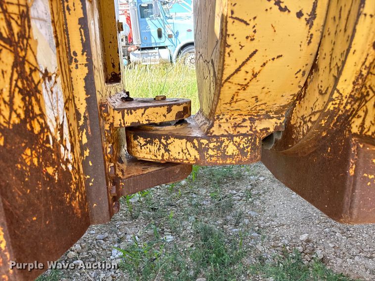 image for item LF9992 Bomag BC601RB landfill compactor