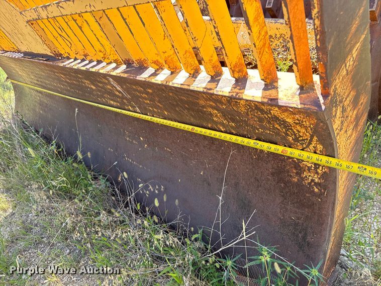 image for item LF9992 Bomag BC601RB landfill compactor