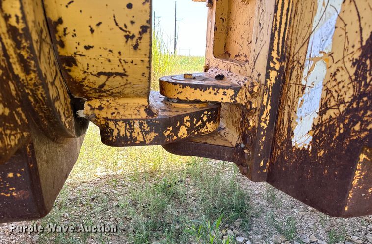 image for item LF9992 Bomag BC601RB landfill compactor