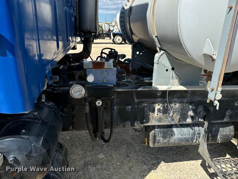 image for item LF9999 1999 Sterling L-Line ready mix truck