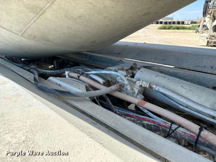 image for item LG9000 2000 Sterling L-Line ready mix truck