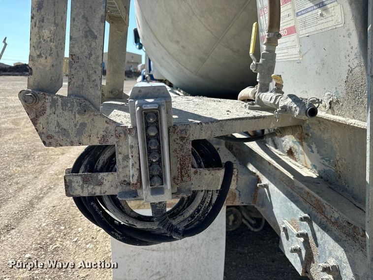 image for item LG9000 2000 Sterling L-Line ready mix truck