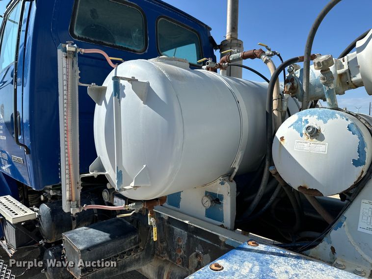 image for item LG9000 2000 Sterling L-Line ready mix truck