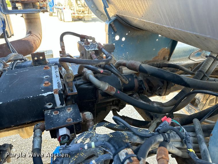 image for item LG9000 2000 Sterling L-Line ready mix truck