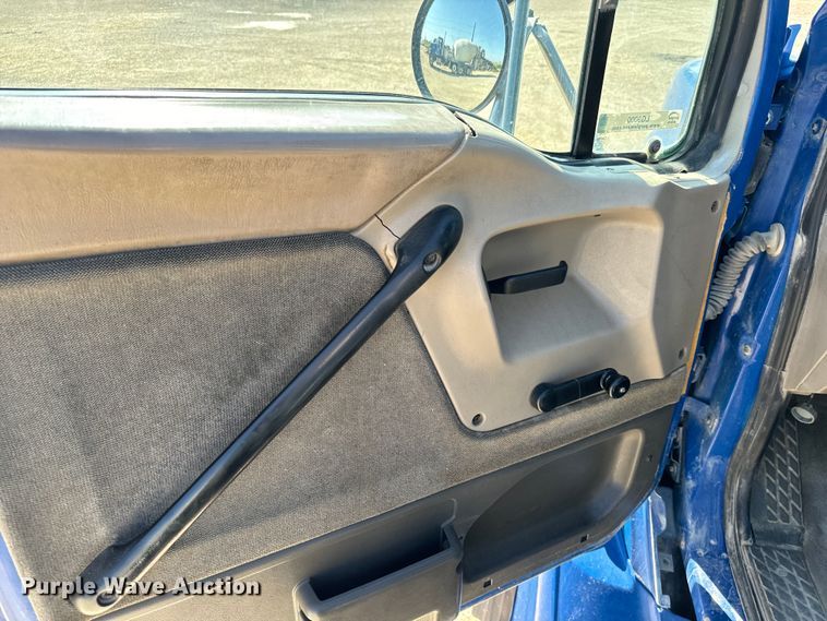 image for item LG9000 2000 Sterling L-Line ready mix truck