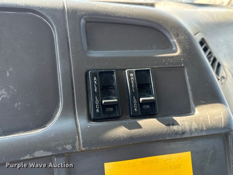 image for item LG9000 2000 Sterling L-Line ready mix truck