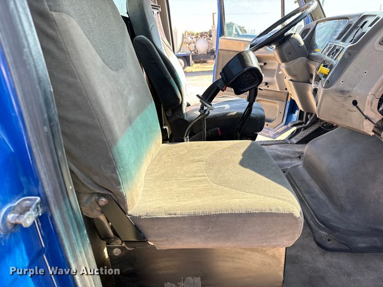 image for item LG9000 2000 Sterling L-Line ready mix truck