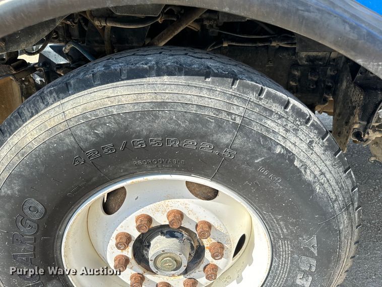 image for item LG9000 2000 Sterling L-Line ready mix truck