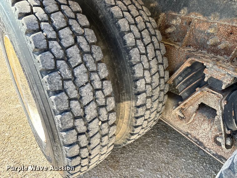 image for item LG9000 2000 Sterling L-Line ready mix truck