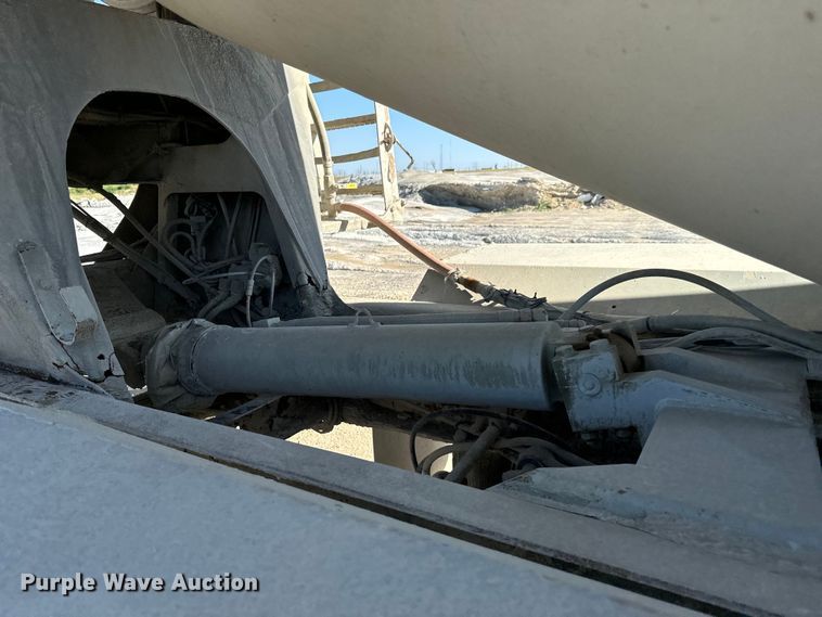 image for item LG9001 2000 Sterling  L-Line ready mix truck