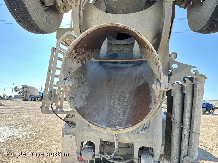 image for item LG9001 2000 Sterling  L-Line ready mix truck