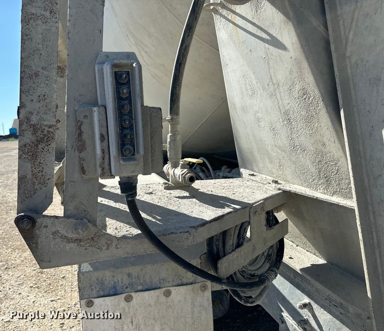 image for item LG9001 2000 Sterling  L-Line ready mix truck