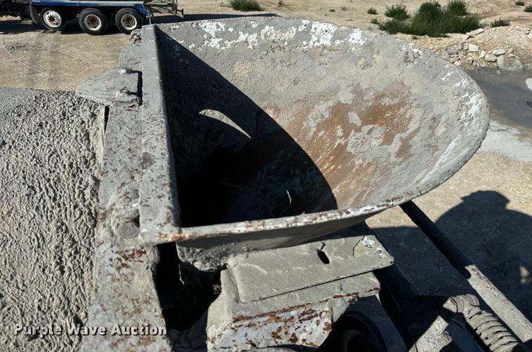 image for item LG9001 2000 Sterling  L-Line ready mix truck