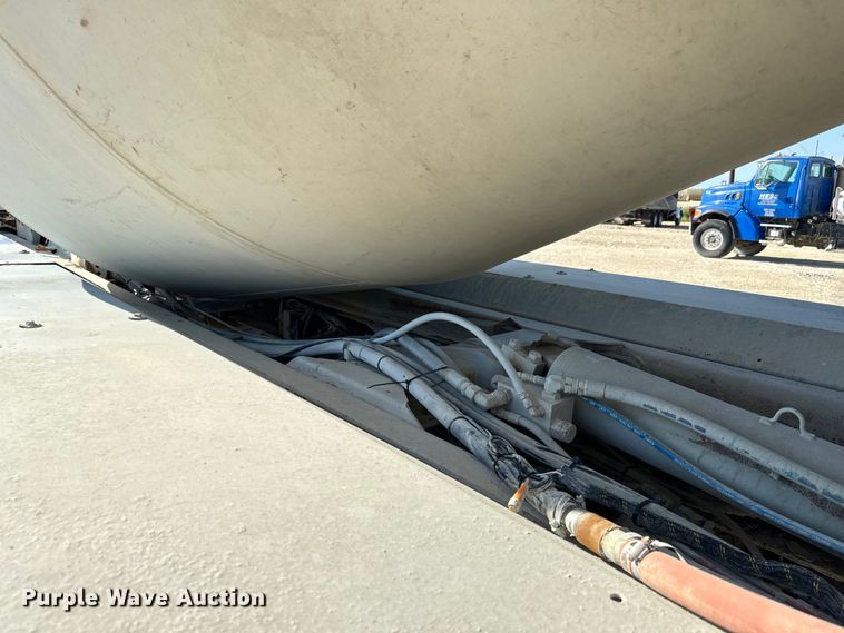 image for item LG9001 2000 Sterling  L-Line ready mix truck