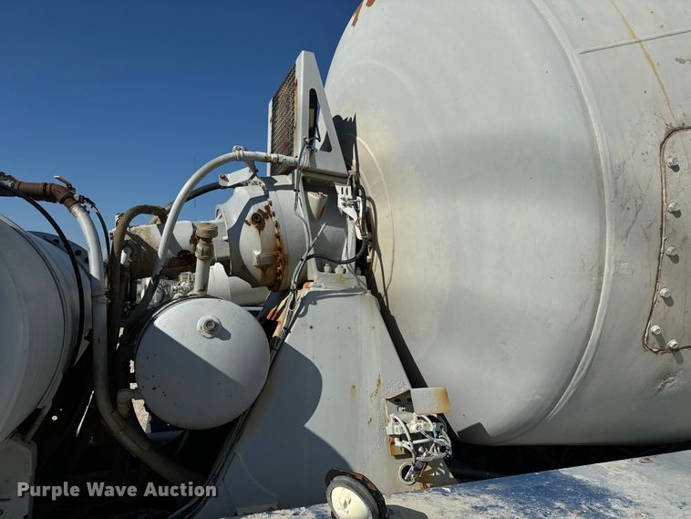 image for item LG9001 2000 Sterling  L-Line ready mix truck