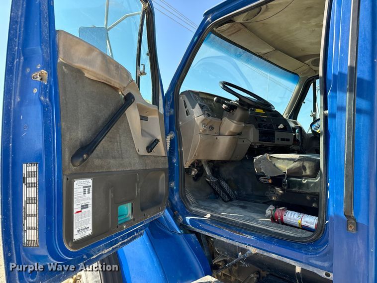 image for item LG9001 2000 Sterling  L-Line ready mix truck