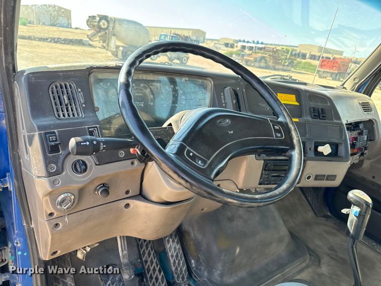 image for item LG9001 2000 Sterling  L-Line ready mix truck