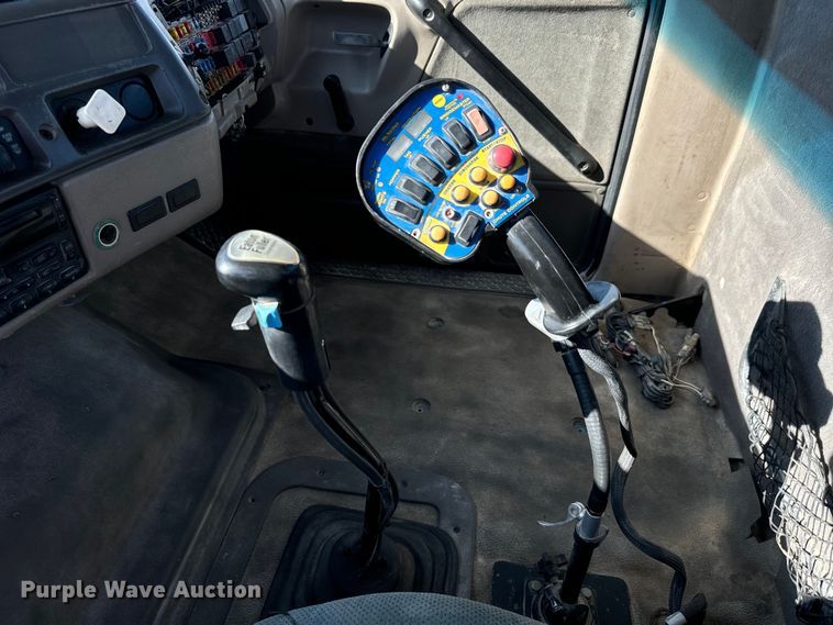 image for item LG9001 2000 Sterling  L-Line ready mix truck