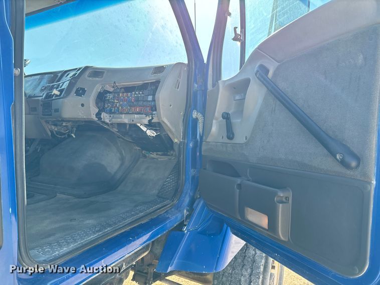 image for item LG9001 2000 Sterling  L-Line ready mix truck