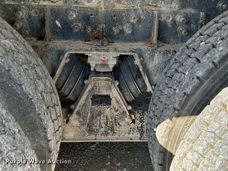 image for item LG9001 2000 Sterling  L-Line ready mix truck