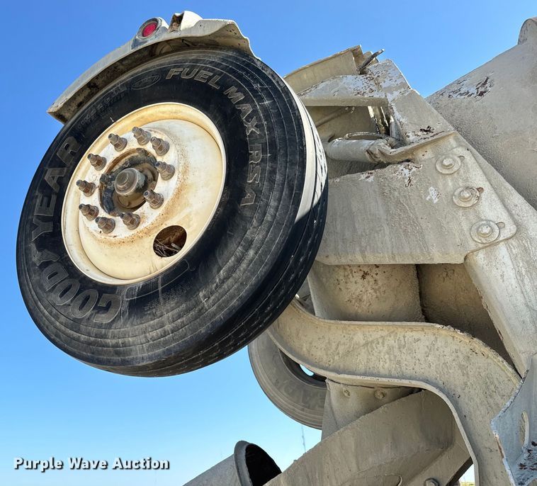 image for item LG9001 2000 Sterling  L-Line ready mix truck