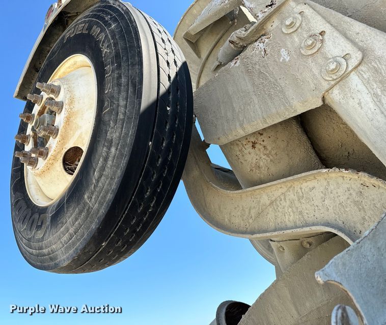 image for item LG9001 2000 Sterling  L-Line ready mix truck