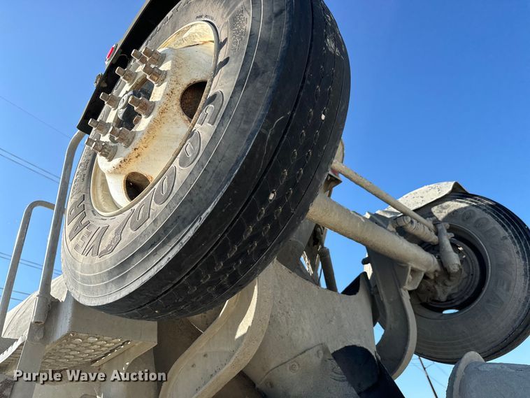 image for item LG9001 2000 Sterling  L-Line ready mix truck