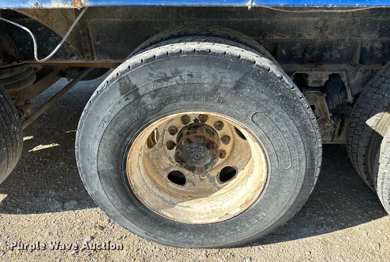 image for item LG9001 2000 Sterling  L-Line ready mix truck