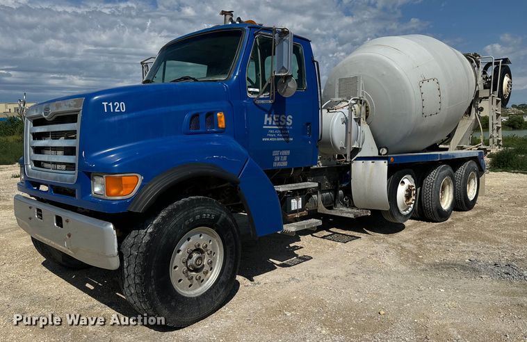 image for item LG9002 1998 Ford LTA9000 ready mix truck