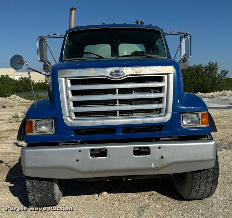 image for item LG9002 1998 Ford LTA9000 ready mix truck