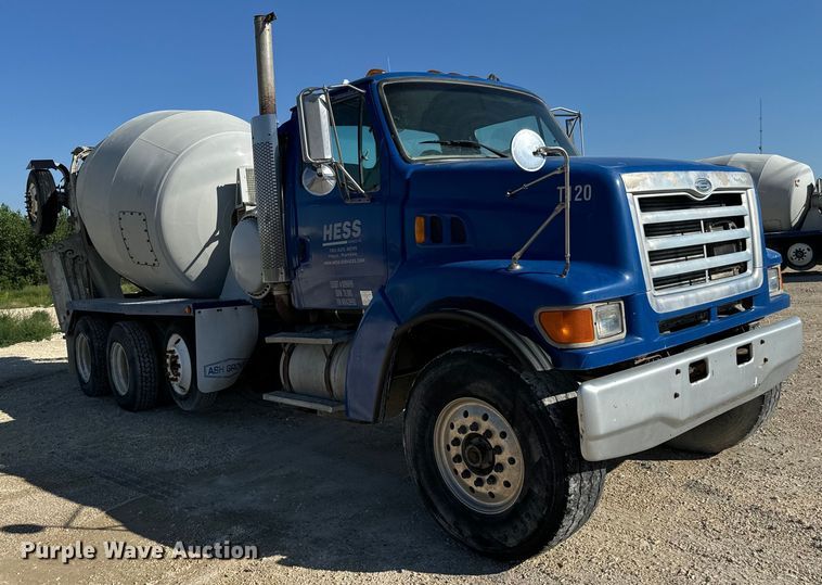image for item LG9002 1998 Ford LTA9000 ready mix truck
