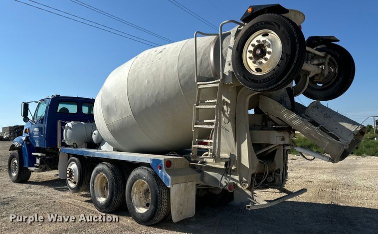 image for item LG9002 1998 Ford LTA9000 ready mix truck