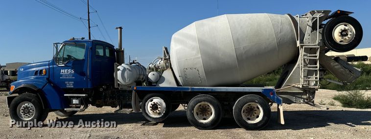 image for item LG9002 1998 Ford LTA9000 ready mix truck