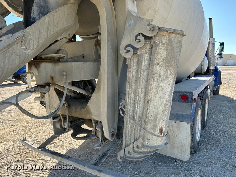 image for item LG9002 1998 Ford LTA9000 ready mix truck