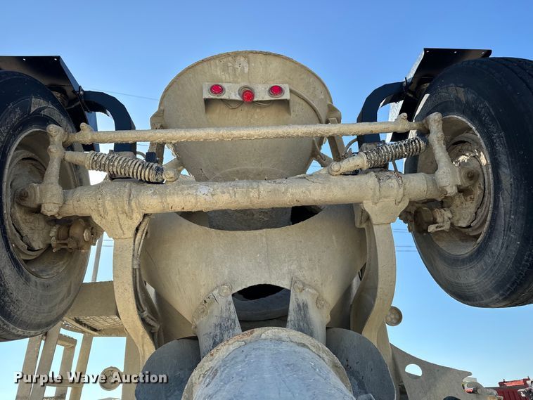 image for item LG9002 1998 Ford LTA9000 ready mix truck