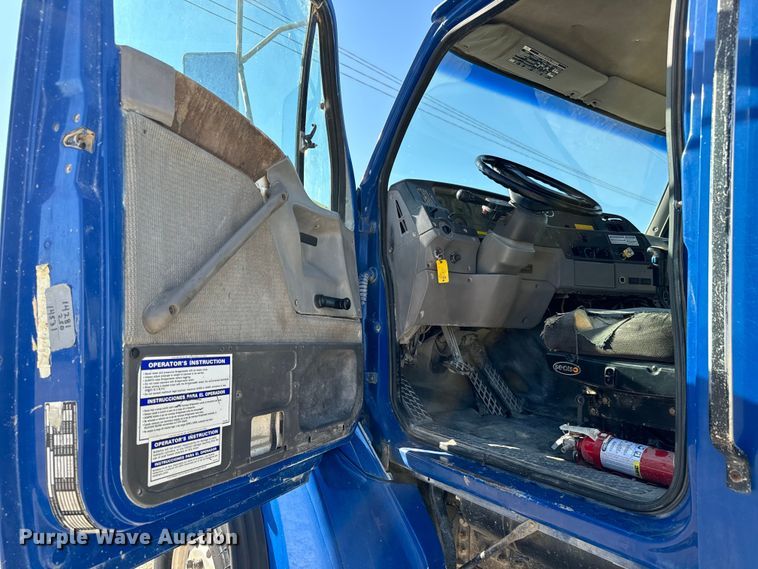 image for item LG9002 1998 Ford LTA9000 ready mix truck