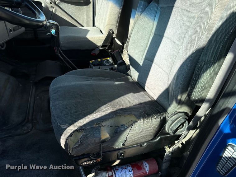 image for item LG9002 1998 Ford LTA9000 ready mix truck