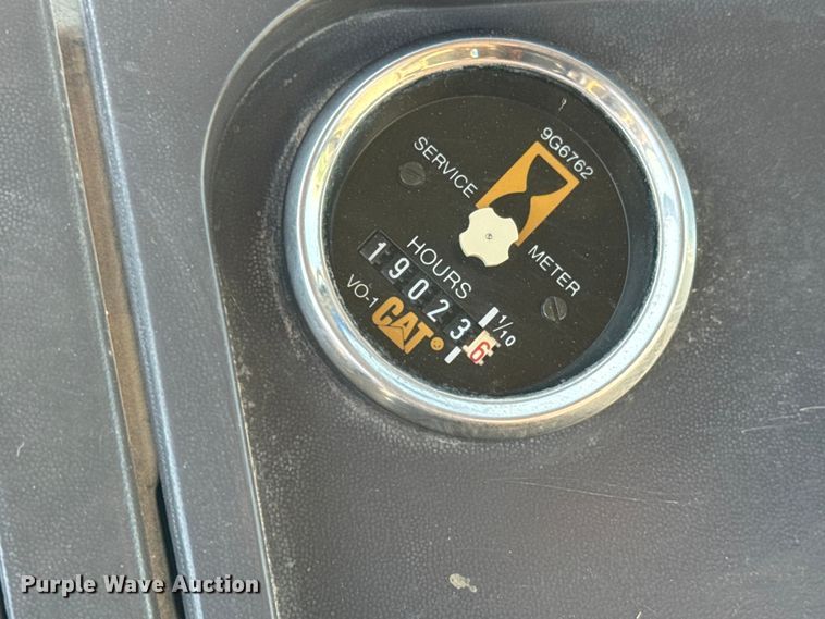 image for item LG9002 1998 Ford LTA9000 ready mix truck