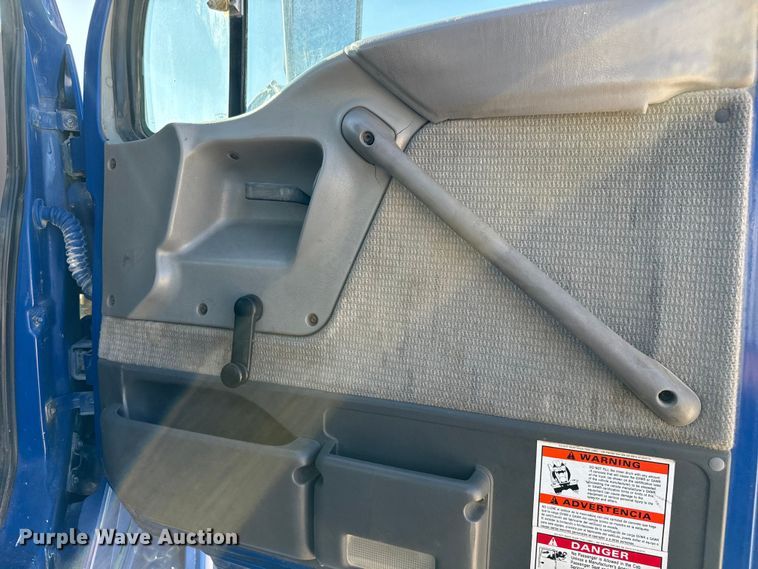 image for item LG9002 1998 Ford LTA9000 ready mix truck