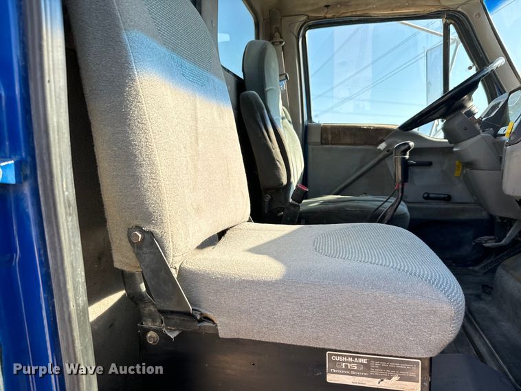 image for item LG9002 1998 Ford LTA9000 ready mix truck