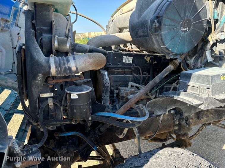 image for item LG9002 1998 Ford LTA9000 ready mix truck