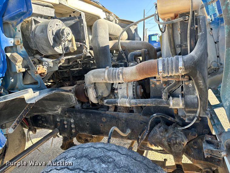 image for item LG9002 1998 Ford LTA9000 ready mix truck