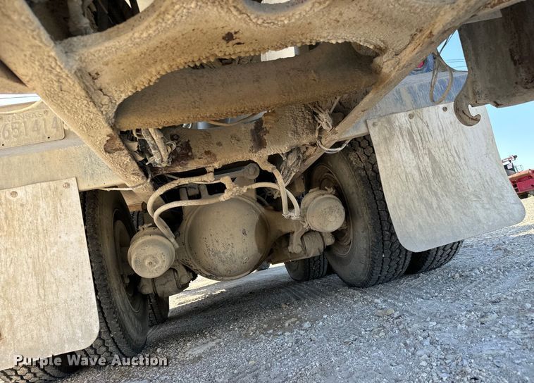 image for item LG9002 1998 Ford LTA9000 ready mix truck