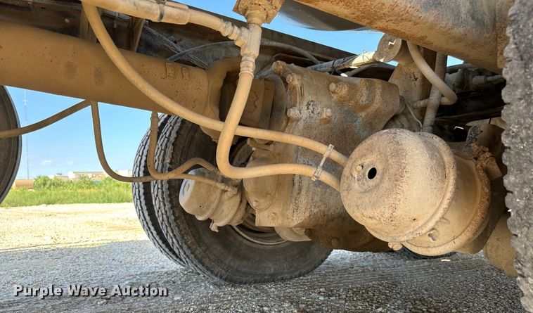 image for item LG9002 1998 Ford LTA9000 ready mix truck