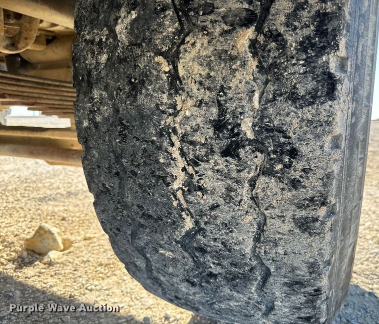 image for item LG9002 1998 Ford LTA9000 ready mix truck