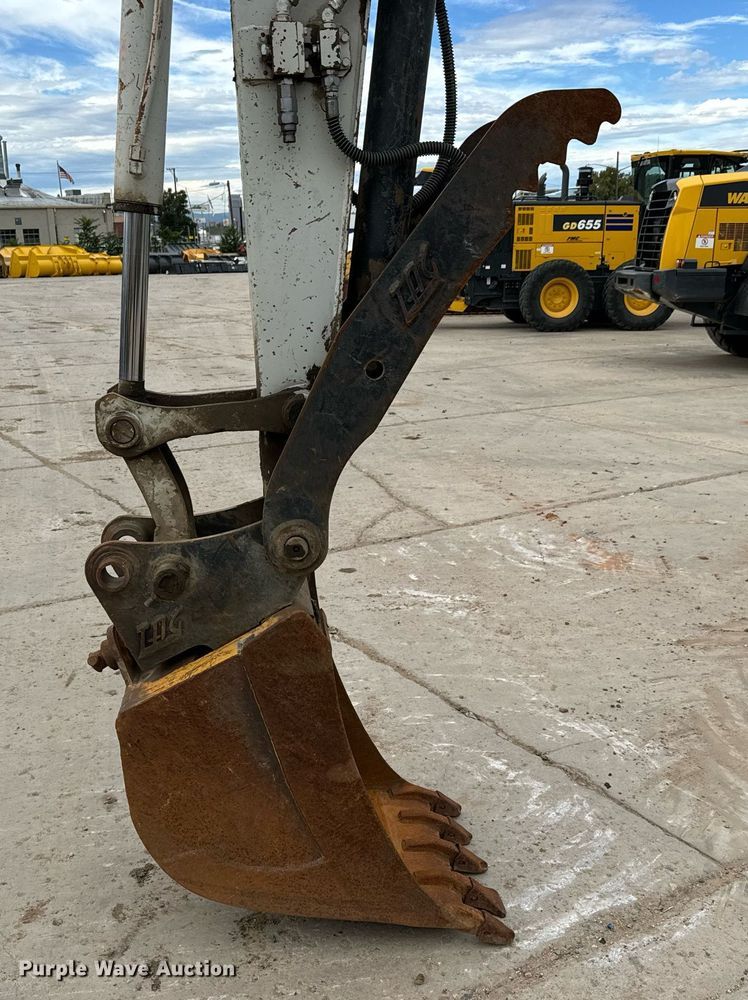 image for item LG9006 2011 Takeuchi TB180 FR mini excavator